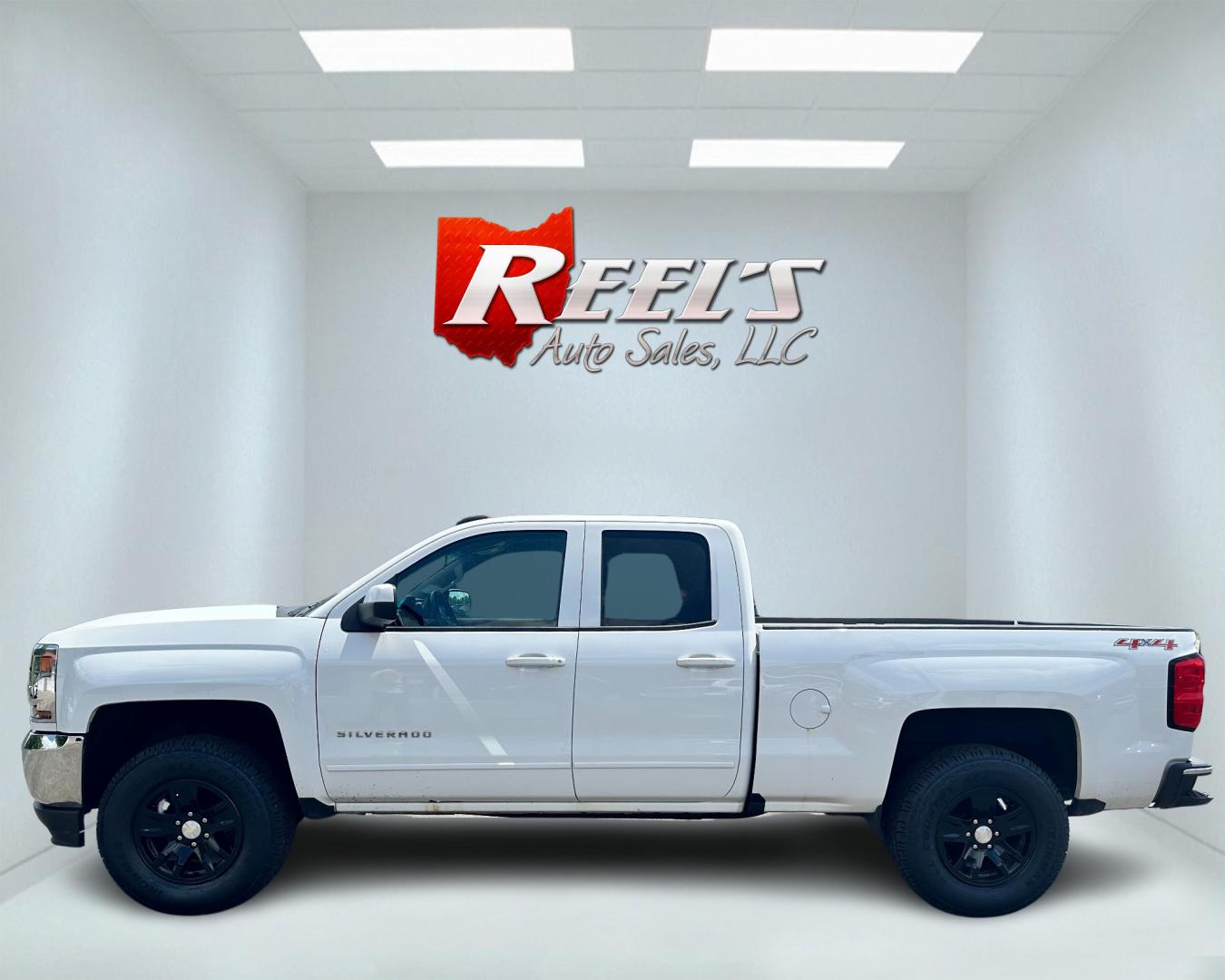 2017 White /Black Chevrolet Silverado 1500 LT (1GCVKREH5HZ) with an 4.3L V6 OHV 12V engine, 6-Speed Automatic transmission, located at 11115 Chardon Rd. , Chardon, OH, 44024, (440) 214-9705, 41.580246, -81.241943 - Photo#9